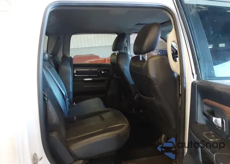 2018 Ram 2500 Laramie 4X4 8' Box из США, поврежденный, VIN 3C6UR5KL3JG233029